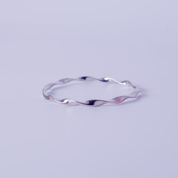 Twisted Wave Minimal Silver Bangle