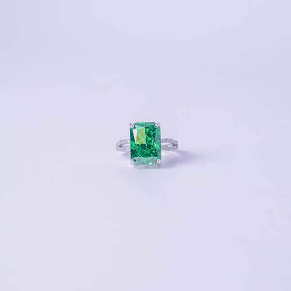 Emerald Royale Solitaire Ring