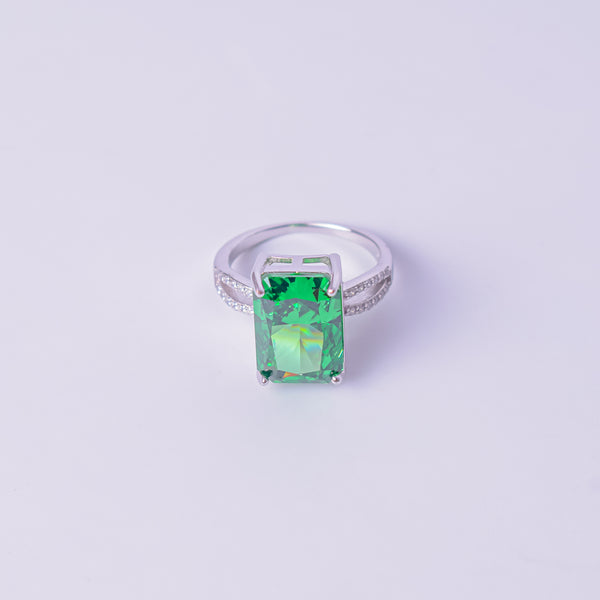 Emerald Royale Solitaire Ring
